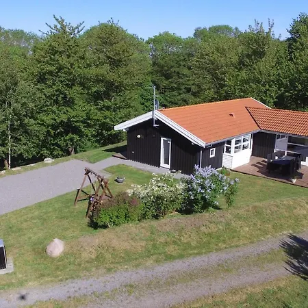 度假居 Gorgeous In Aakirkeby With Kitchen *