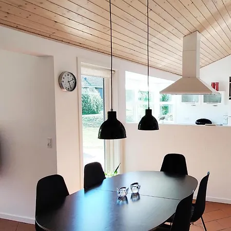 Gorgeous In Aakirkeby With Kitchen Tatil Evi Vester Somarken
