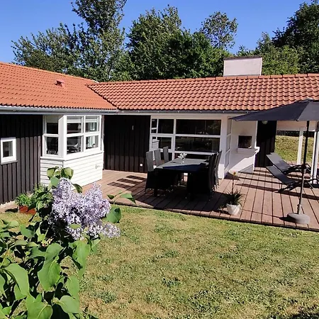Gorgeous In Aakirkeby With Kitchen Vester Somarken