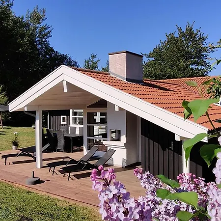 Gorgeous In Aakirkeby With Kitchen Prázdninový dům Vester Somarken